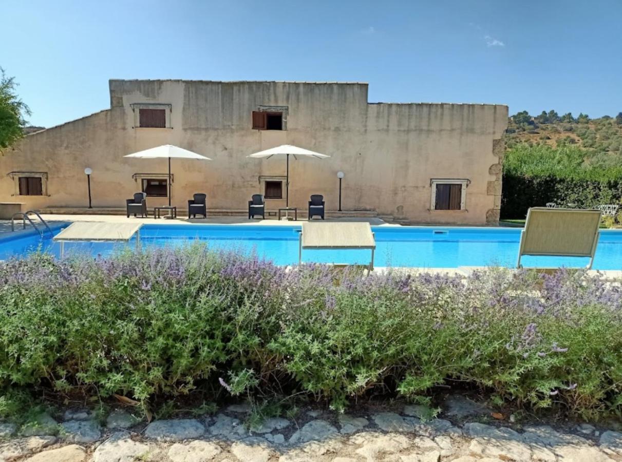 Agriturismo La Fiumara Villa Noto Exterior foto